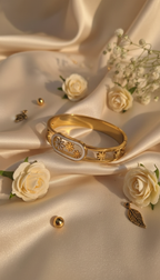 Gold Clover Cutout Bangle - Elegant Setting